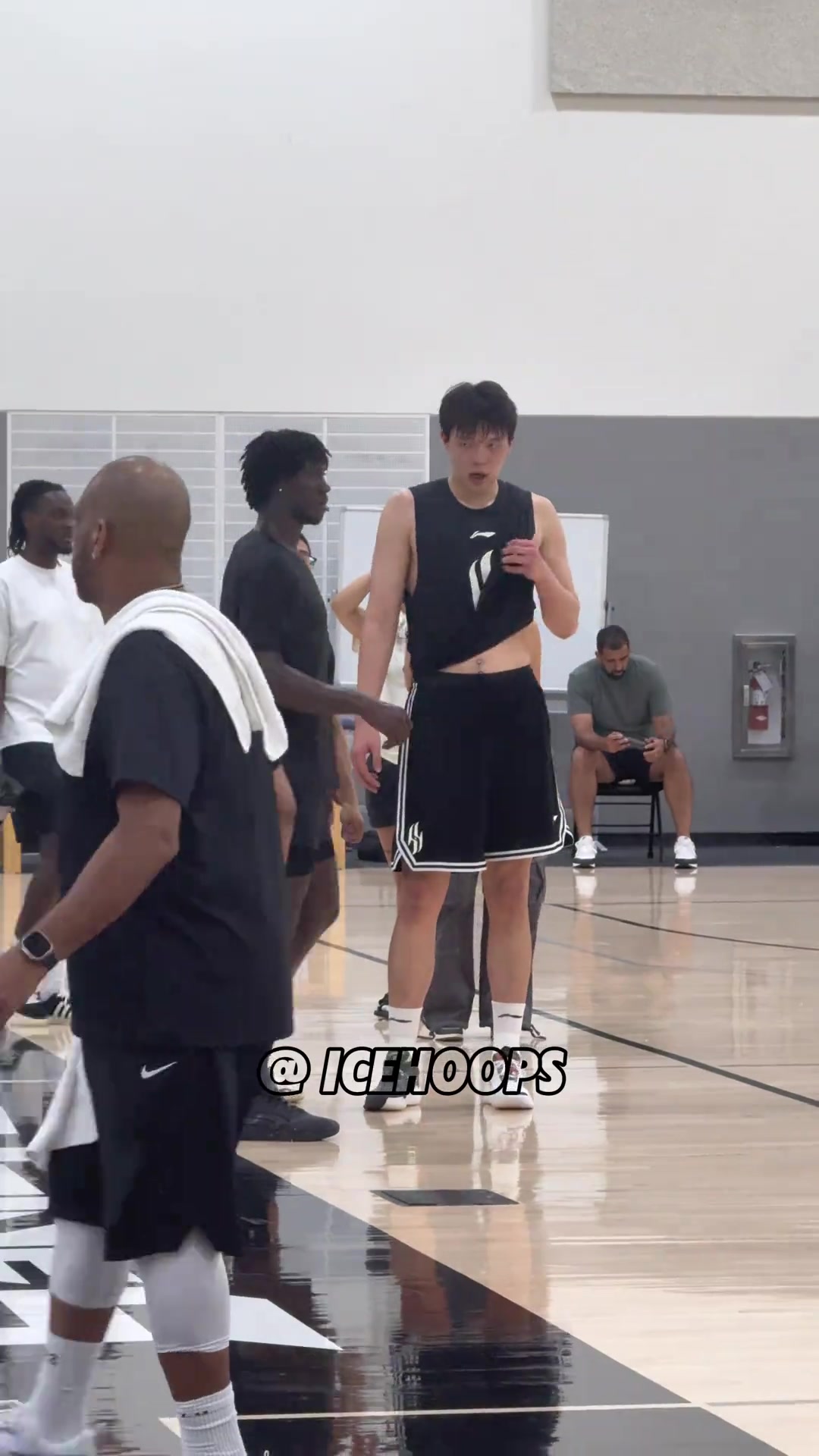 PG电子-洛杉矶顶级训练营实录：杨瀚森在卓越环境中稳步提升