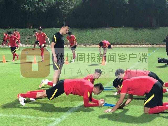 PG电子官方网站-国足多哈首练全员到位 两大伤员单练恢复李磊回归